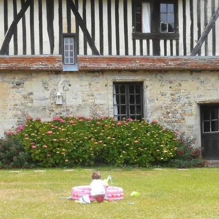 La Ferme Du Chateau Fauguernon Exterior foto